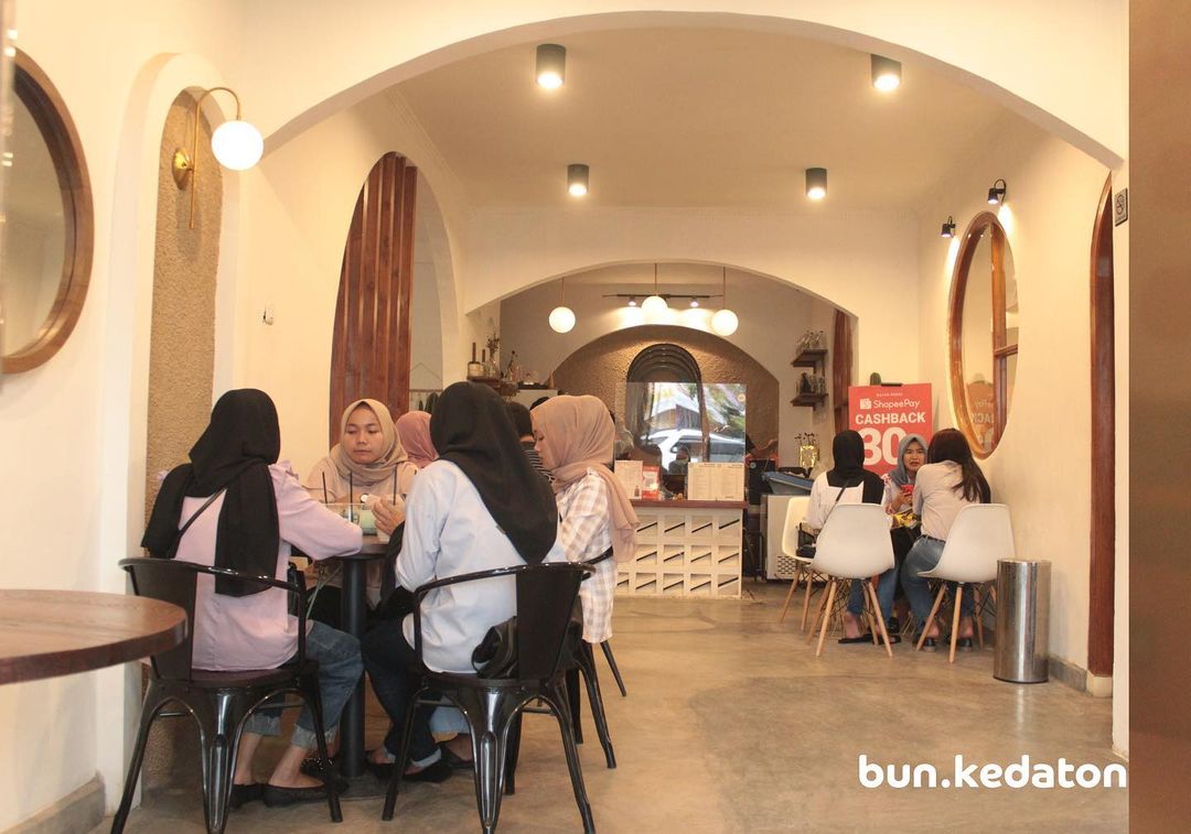 Bun Kopi Hadirkan Tempat Nongkrong dengan Interior yang Clean dan Nyaman Buat Nugas