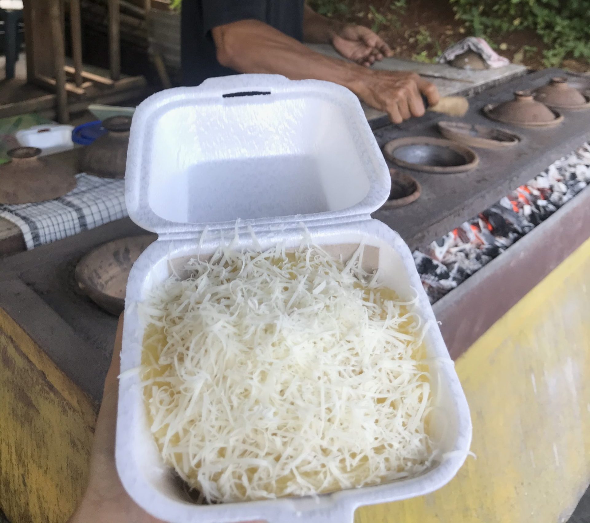 Tak Usah Pergi ke Jawa Barat, Serabi khas Bandung Ini Ada di Kotabumi