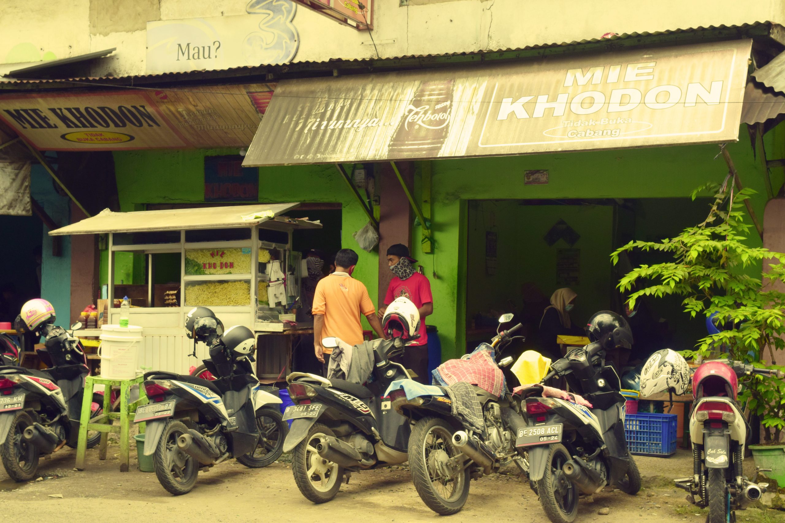 Mencicipi Mie Legendaris yang Berdiri Sejak Tahun 1963, Mie Khodon