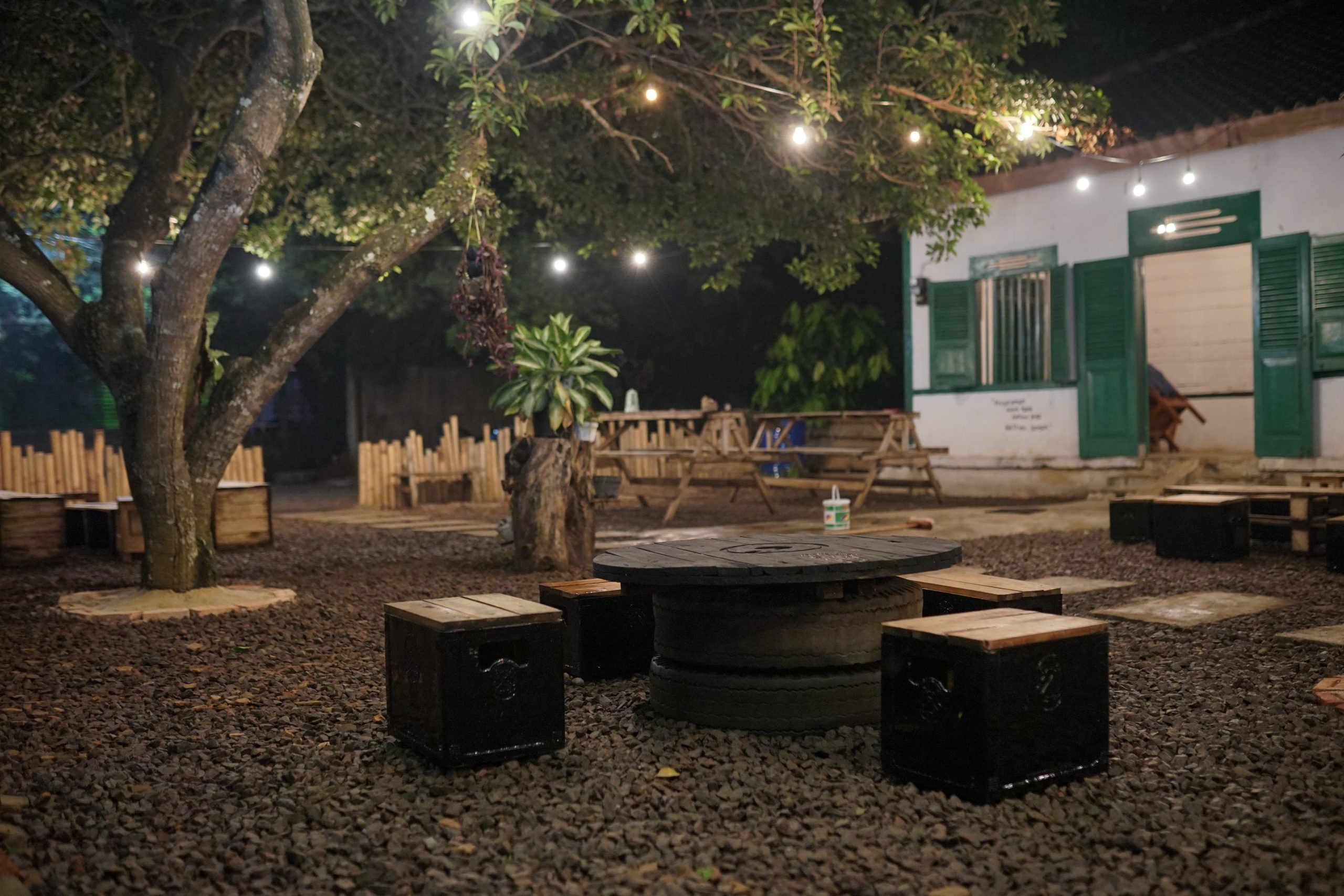 Roemah Kreo Lampung Timur: Tempat Nongkrong Bergaya Rumah Kuno dengan Menu Kekinian