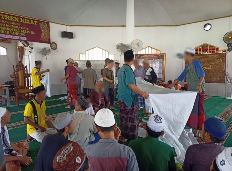 Pesantren Kilat, Ratusan Warga Binaan di Lapas Narkotika Bandar Lampung Kini Bisa Menyolatkan Jenazah