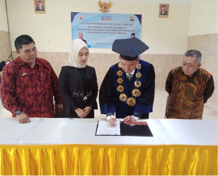 Pelantikan Rektor Universitas Satu Nusa Lampung