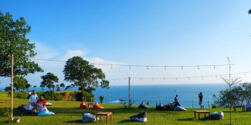 Arang Lampung: Hidden Gems Buat Healing! BBQ-an dengan View Paduan Bukit, Laut dan Pantai