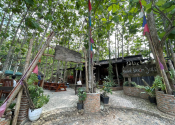 Bebek Kebon Jati: Restoran Spesial Bebek di Bawah Pohon Jati yang Teduh